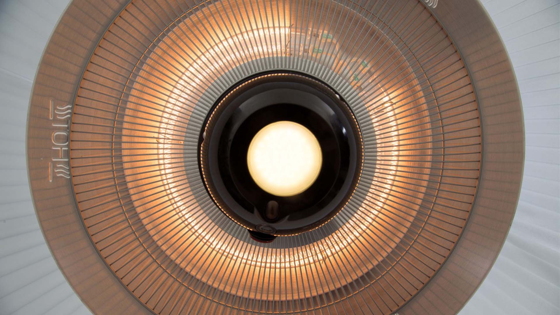 infrarood licht van Sunred Compact Artix Bright Hangende Witte heater met 1800 Watt