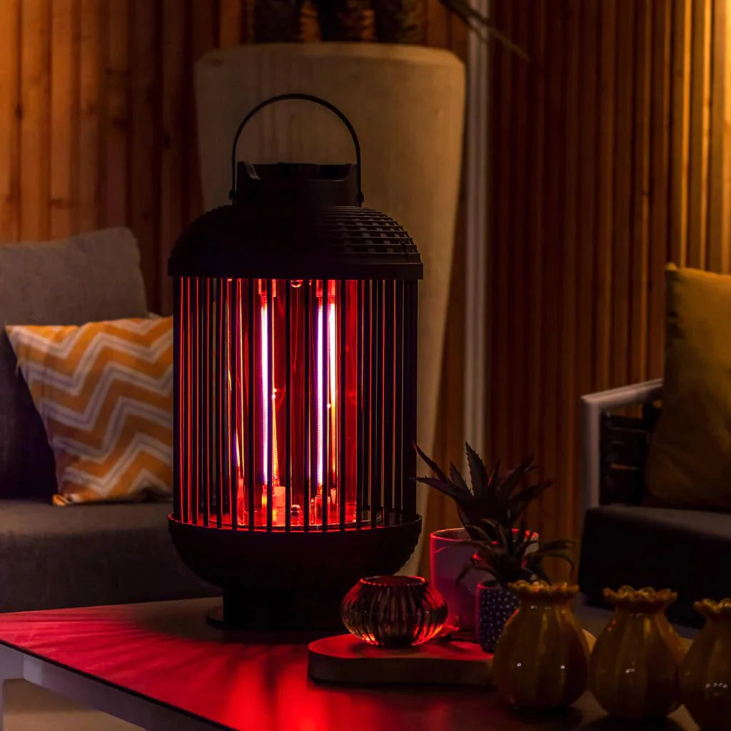 sfeervolle verlichting van de Sunred Indox tafelverwarmer of terrasverwarmer