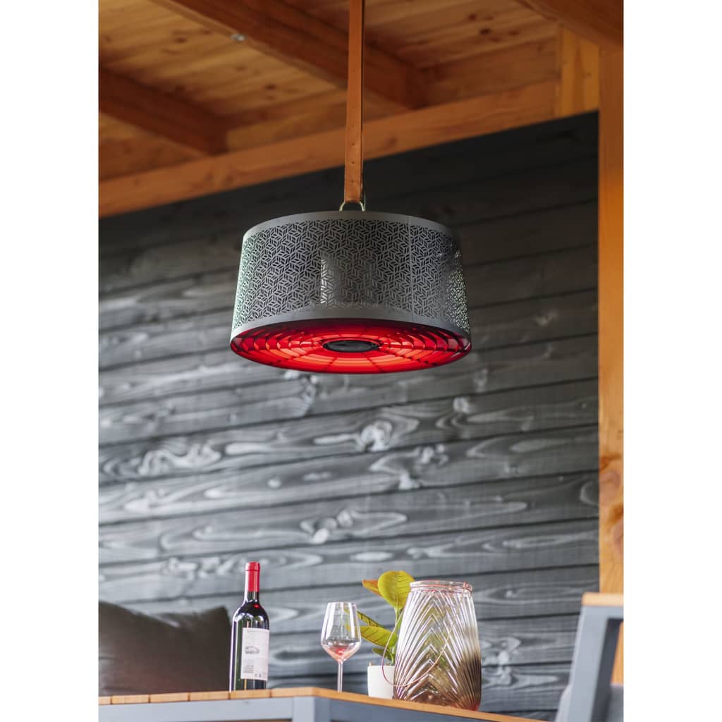 gezellig terras met de Sunred Moderna Artix Ultra Smart hangende Heater